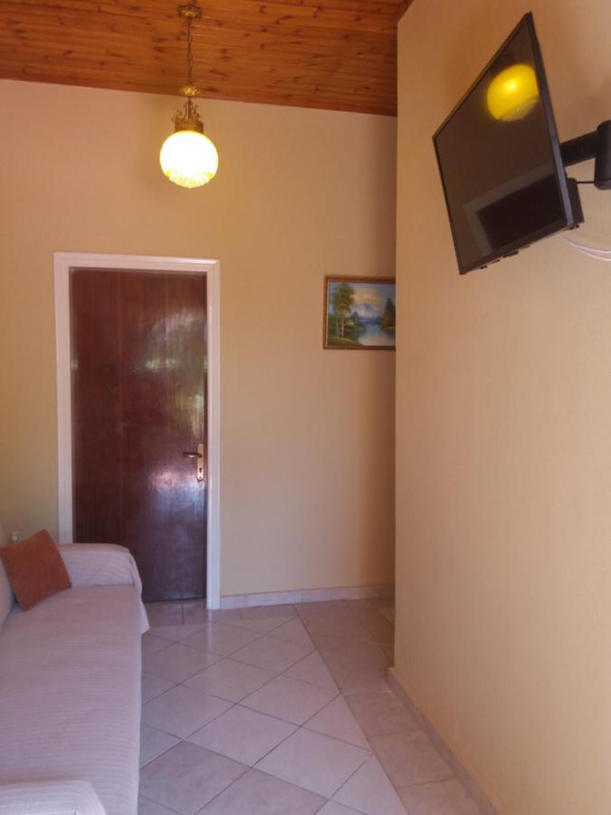Theos Apartments Agios Stefanos Avliotes  Exterior photo